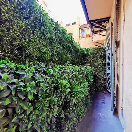 Le Petit Balcon By Guys Apartment *
